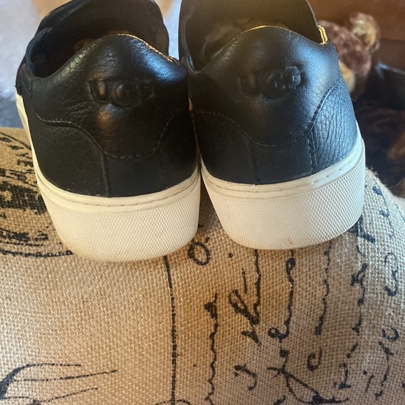 Ugg slip on slides - Picture 4 of 6